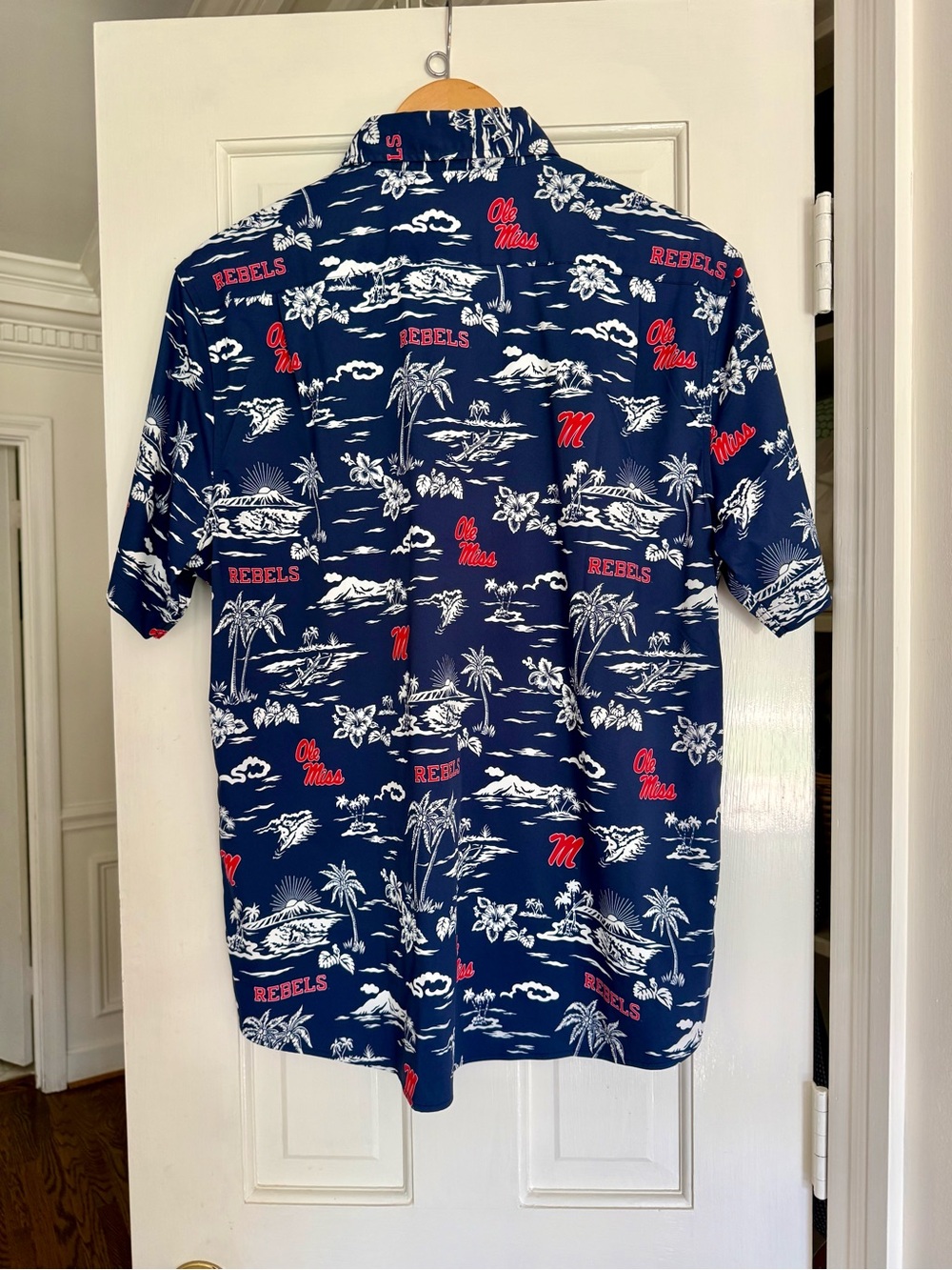 Reyn Spooner Ole Miss Navy & White Hawaiian Button-Down with Red Accents - Picture 4 of 4